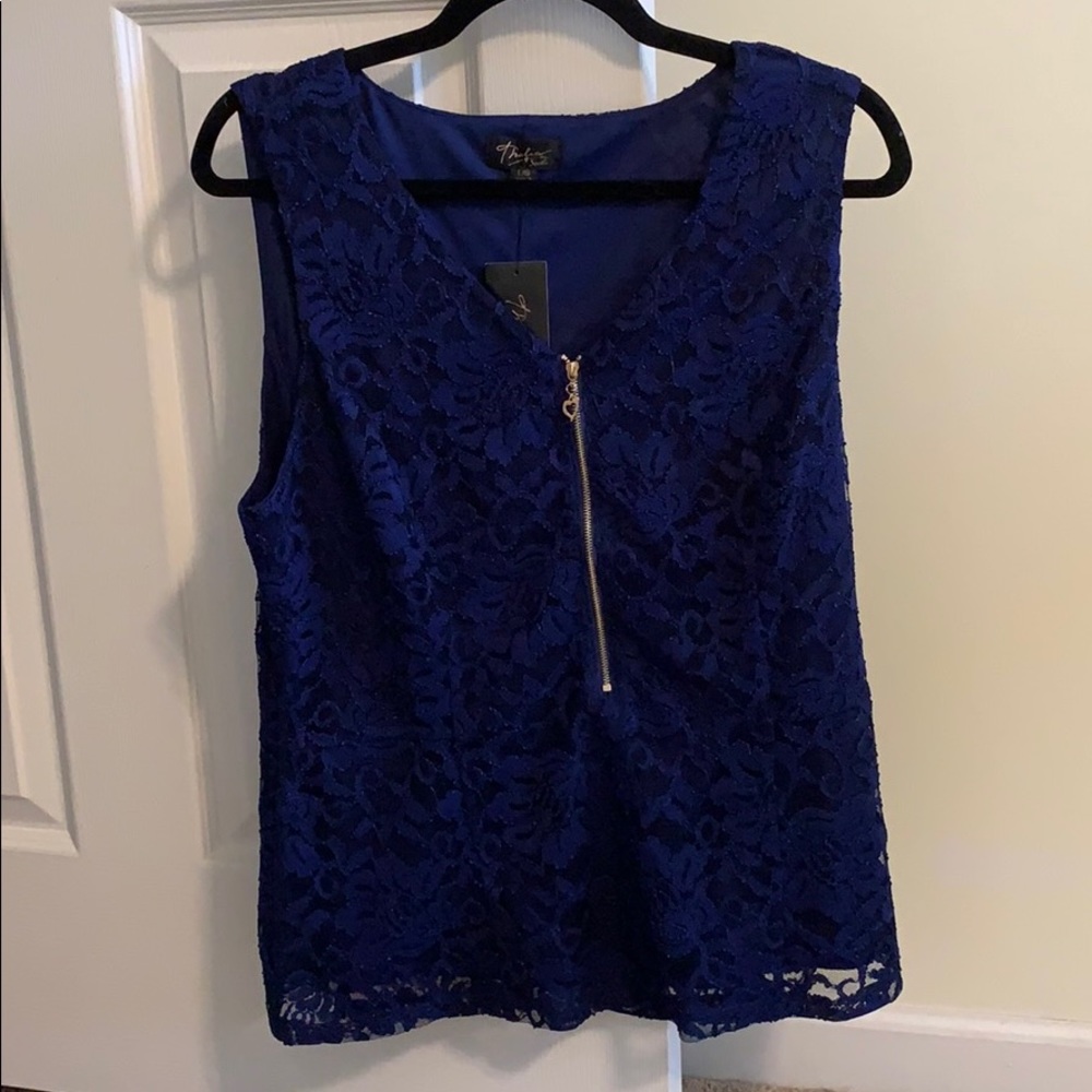 NWT Thalia Sodi lace zip topped